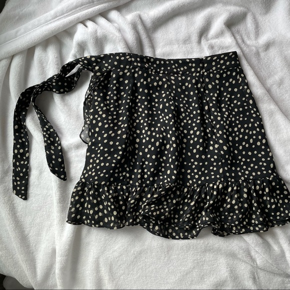 NWOT uo mini cross over skirt - Picture 3 of 4